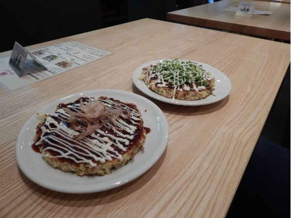 Okonomiyaki, die japanische Pizza, im Hanage Berlin
