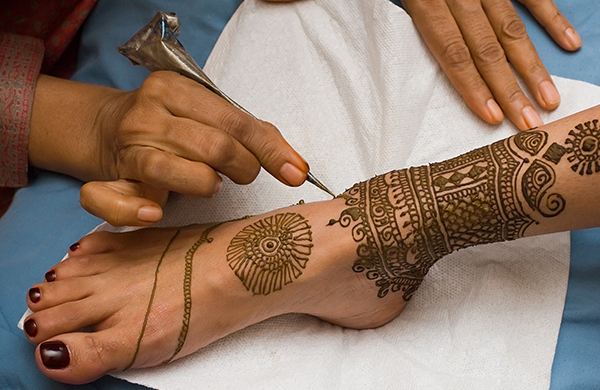 A Beginner's Guide to All Things Henna