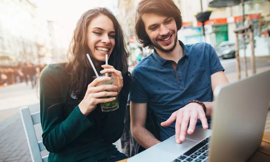 couple on computer