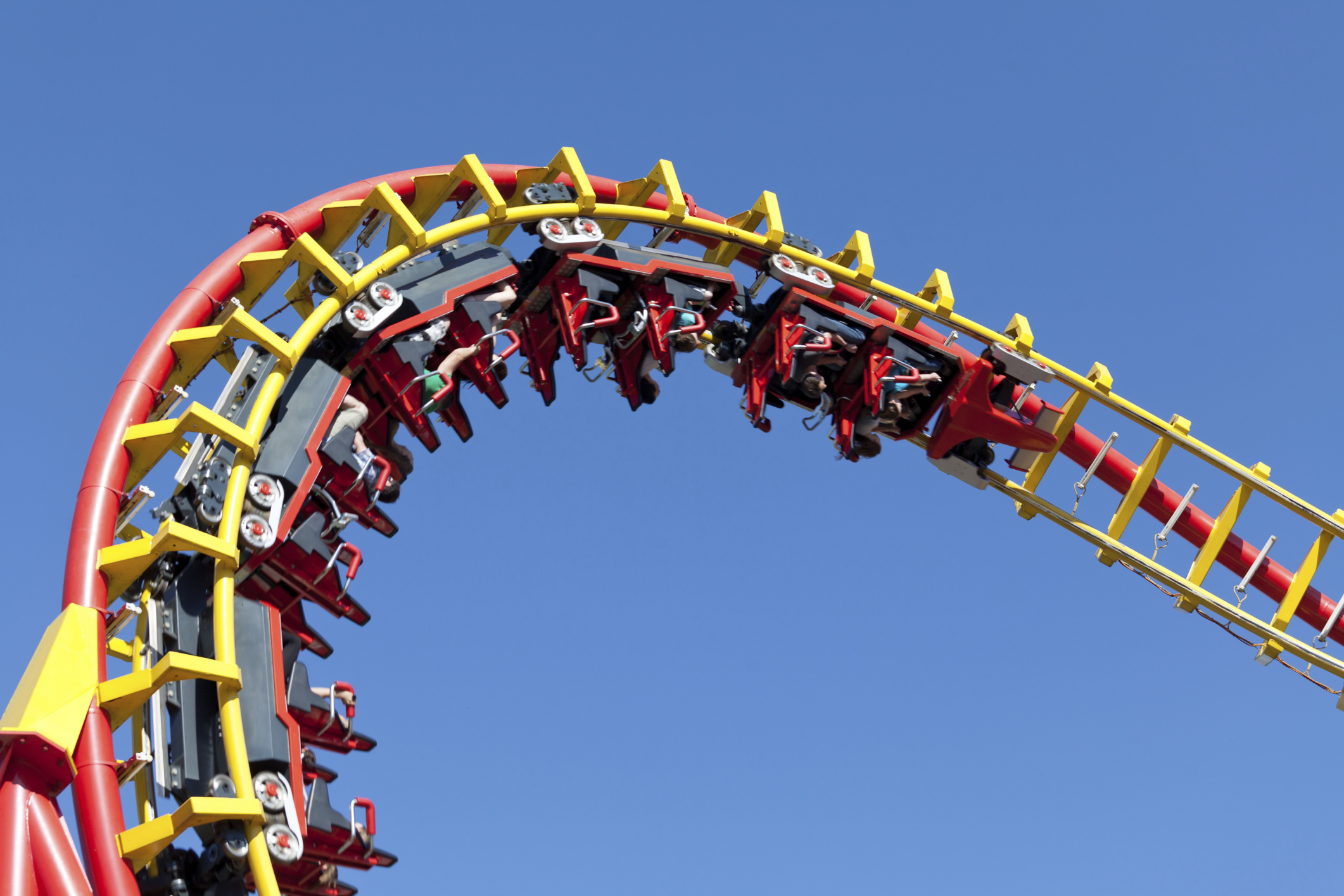 4 parchi divertimento per grandi e piccoli in Italia