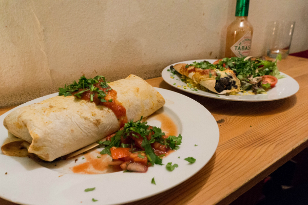 Mexikanisches Essen in der Kombüse und ein Bier in der Kogge auf St.Pauli