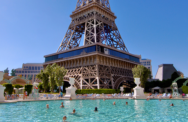 paris hotel las vegas pool heated