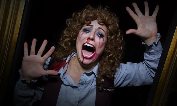 A-Haunted-House-Actor-Explains-the-Scare-lady_600c360