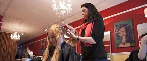 salon etiquette a stylist talks tipping   jpeg