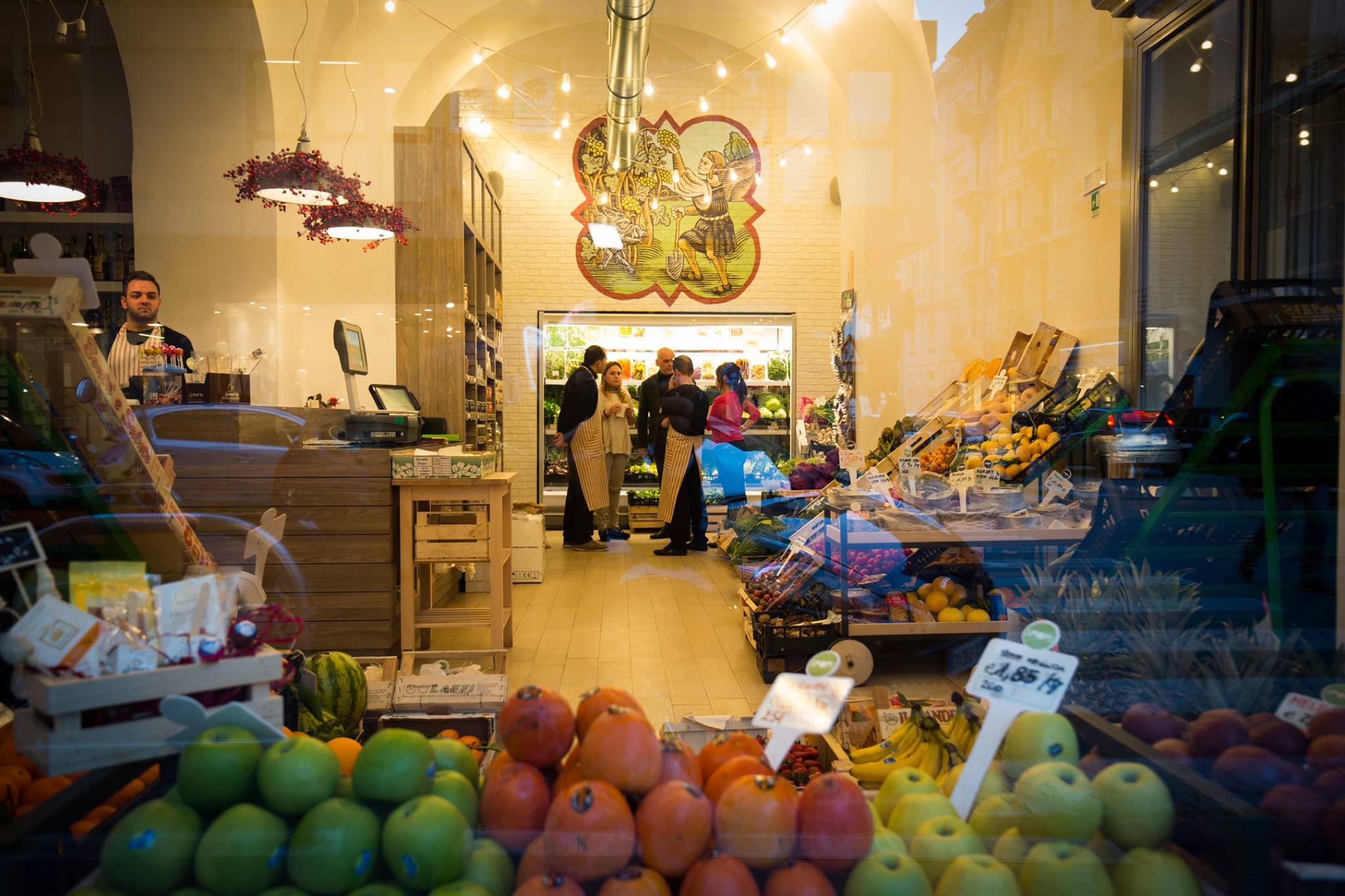 SPOPS: il fruttivendolo di Bari dove si può bere e mangiare