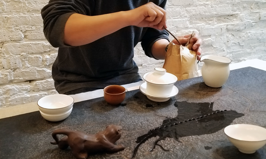 keqi meng preparing dragon well tea