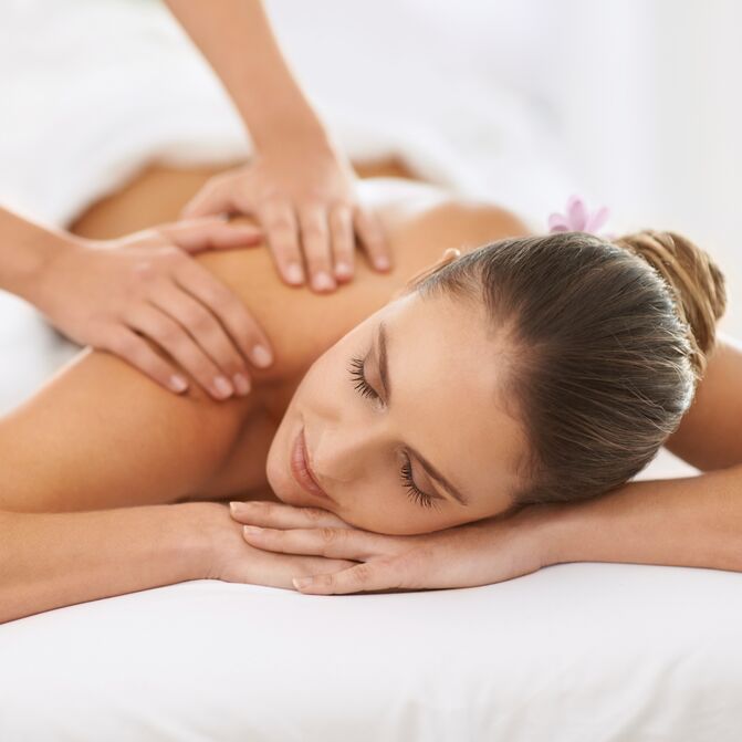 A Complete Guide On How to Give An Amazing Back Massage