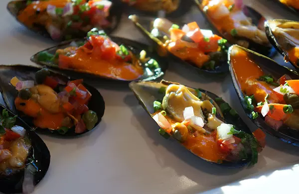 blogger_city_guide_seattle_foodevents_mussels_600c390