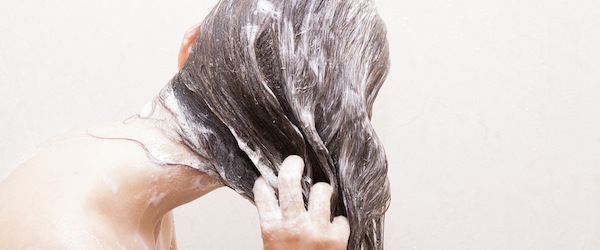 woman shampooing  jpg