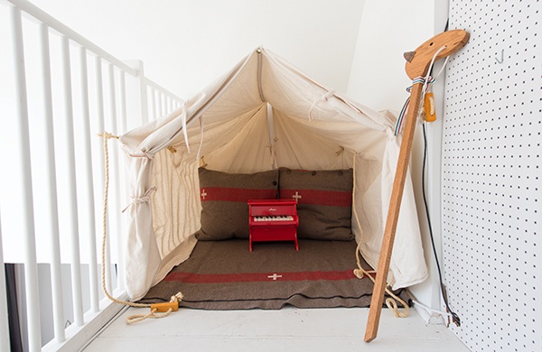 inside-the-photogenic-home-of-two-pro-photographers_tent_600c390