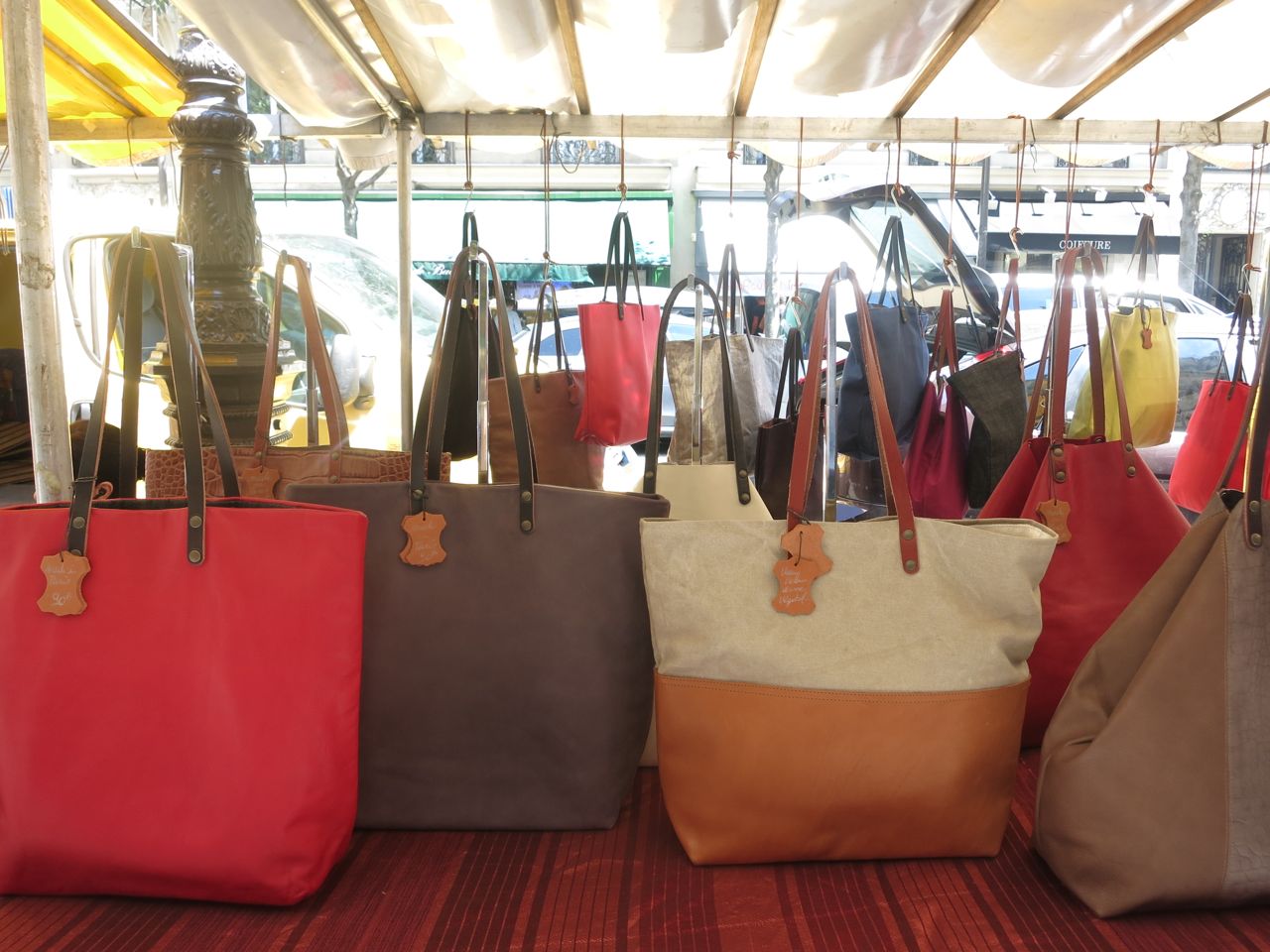 Le sac à main : meilleur ami de la femme ? VOTRE
meilleur ami ?