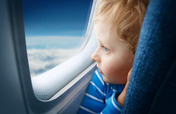 age to travel alone on plane