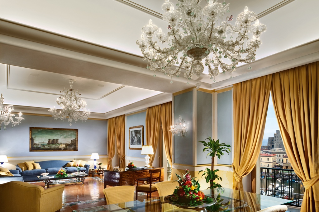 Caruso: il ristorante panoramico del prestigioso Hotel
Vesuvio