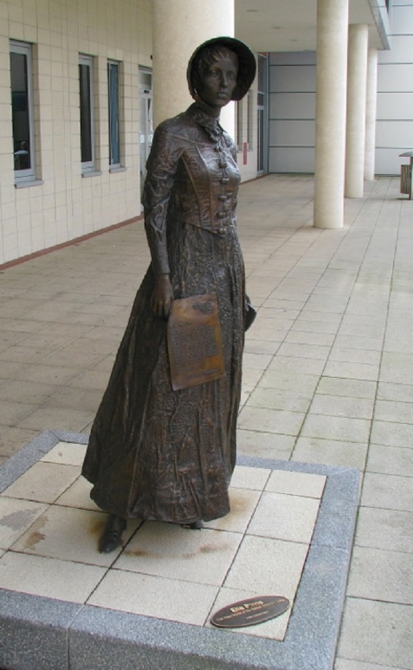 Ella Pierrie sculpture by Ross Wilson