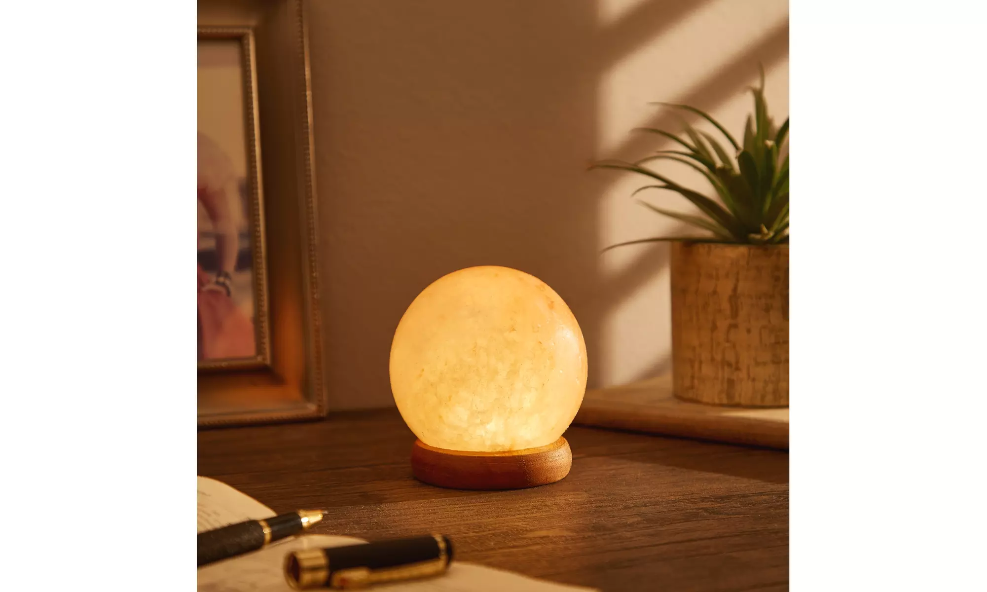 Amilia Round Salt Lamp with 8 Color Modes - Primary Image