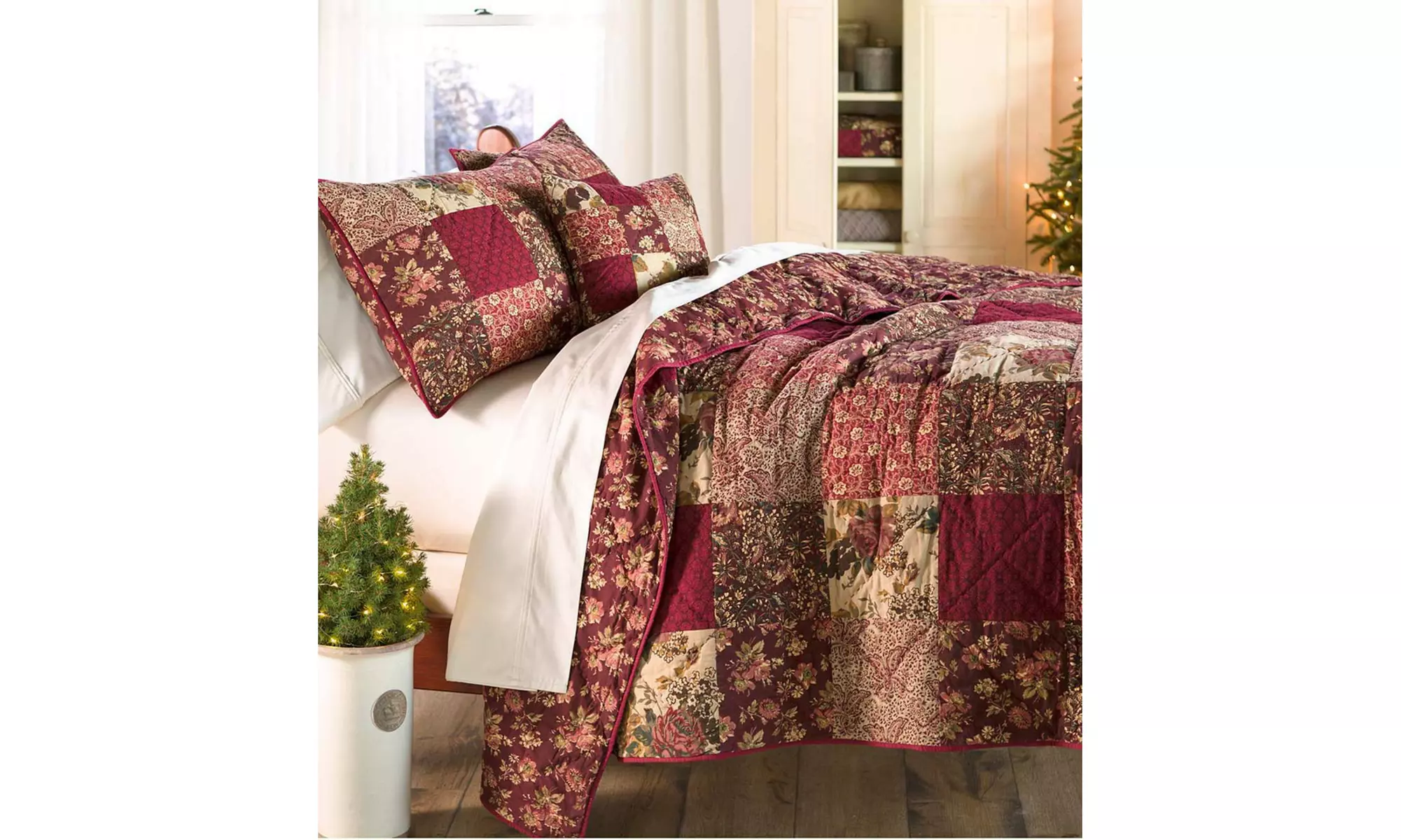 Cranberry Floral Patchwork Quilt Set, in King Size 102" x 102", SALE OFF 40% - Primary Image