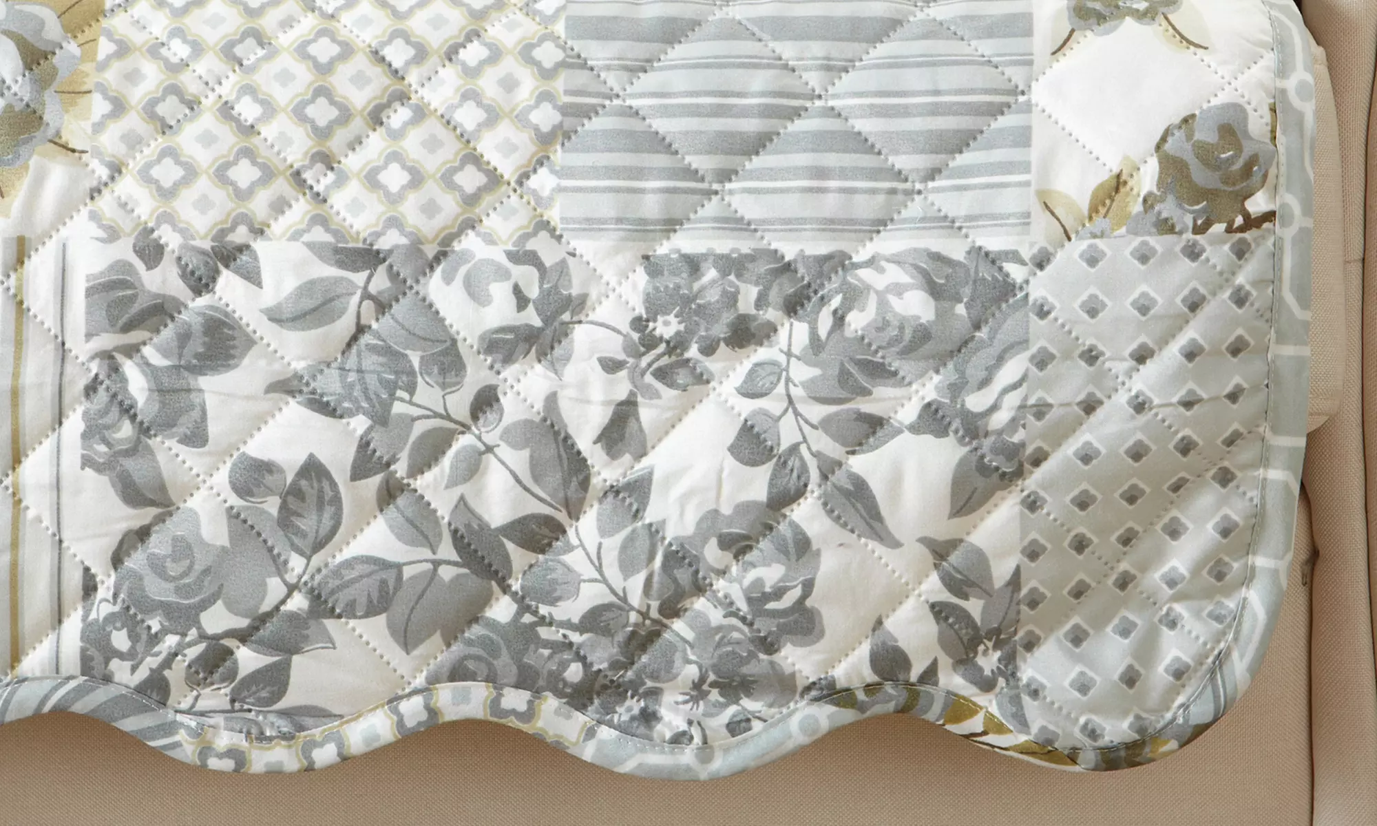 Reversible Patchwork Pet Furniture Protector