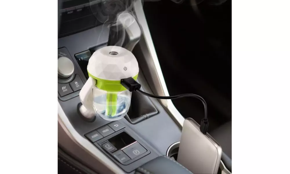 CleanAir Mini Aromatherapy Humidifier for Cars With USB Charging Port - Primary Image