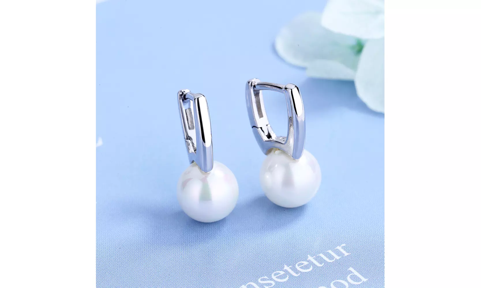 18K White Gold Cultured Pearl Huggie Earring