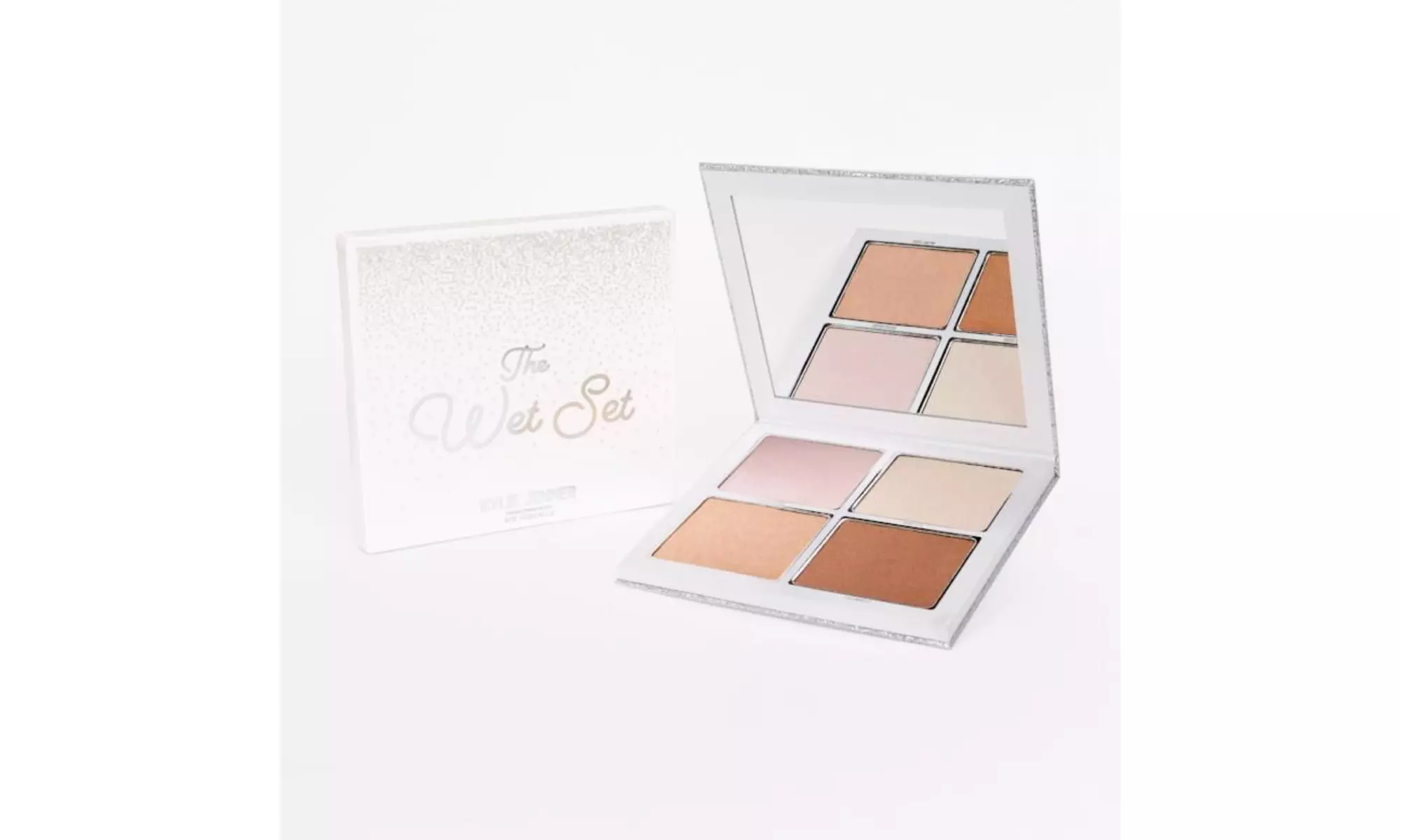 Kylie Cosmetics Holiday WET SET PRESSED ILLUMINATING POWDER - Primary Image