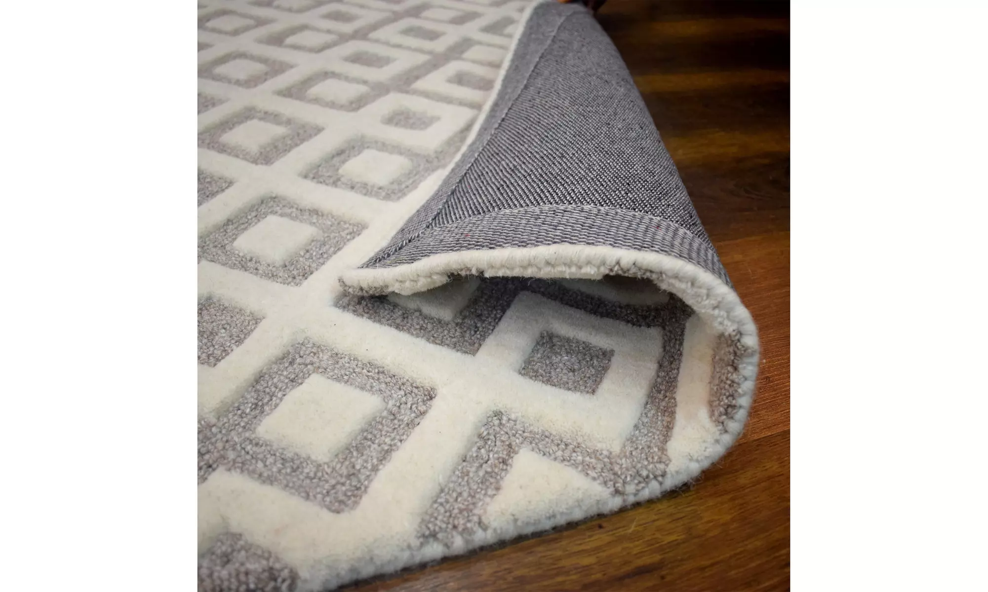 Superior Diamond Hand Woven Wool Dynamic Cotton Backing Canvas Viscose Area Rug  - Second Medium