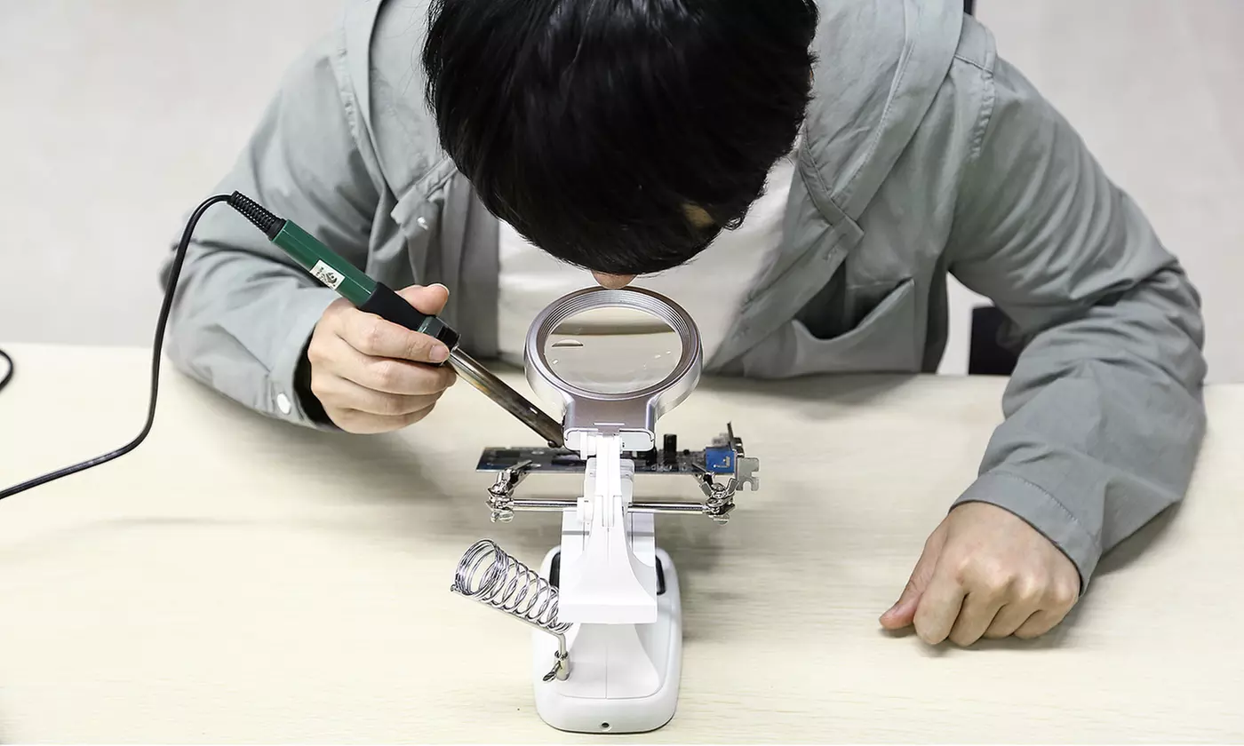 iMounTEK LED Helping Hands Magnifier with 3X/4.5X Lens & Soldering Aid Clamp