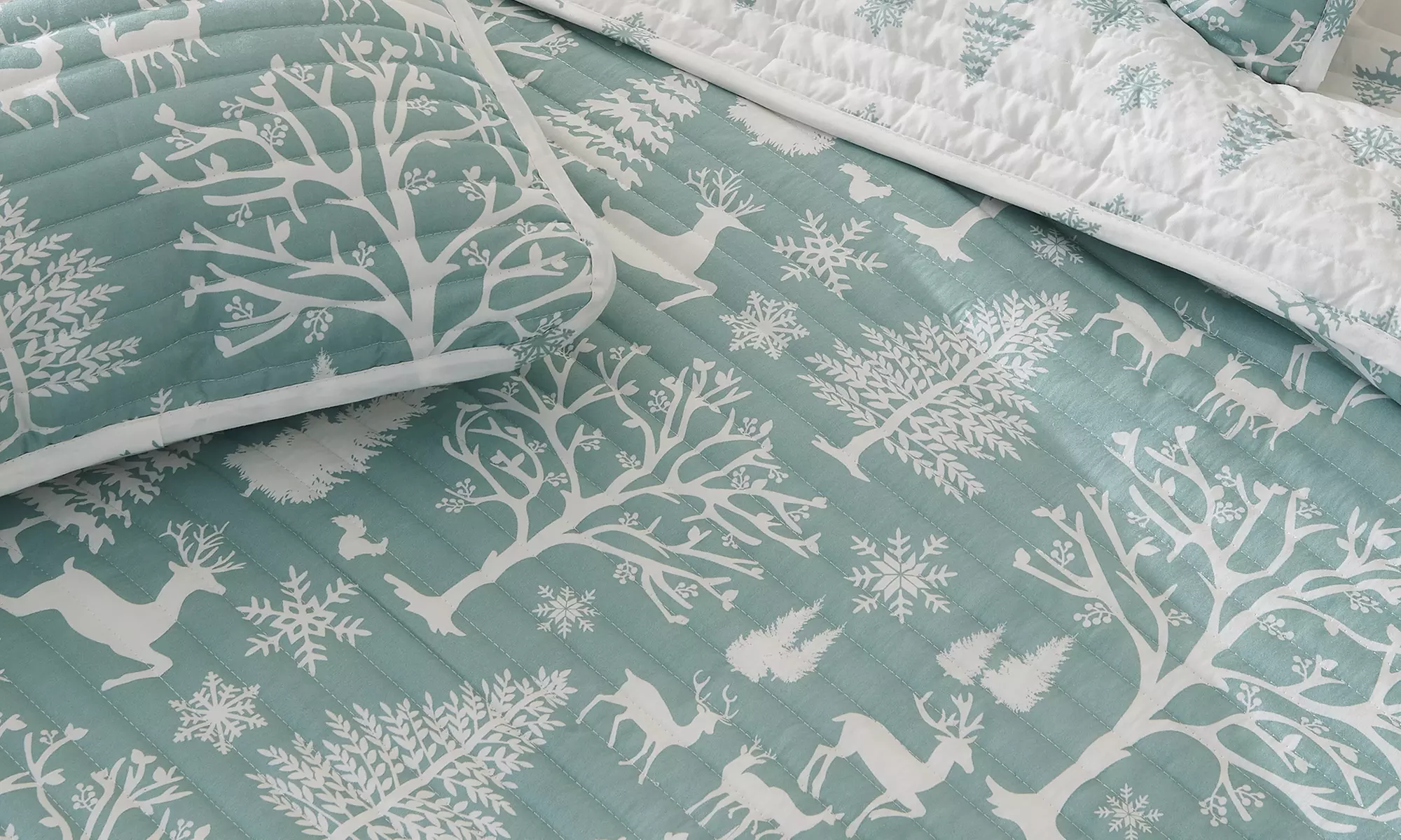 Reversible Winter Printed Quilt Set with Shams (2 or 3-Piece)