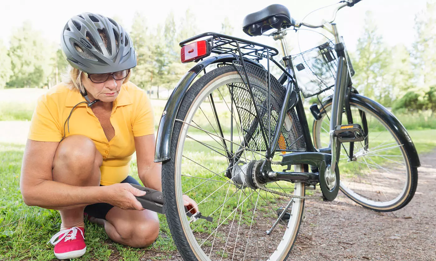 iMounTEK 12V DC 150PSI Tire Inflator with LCD Display & Auto Shut-Off