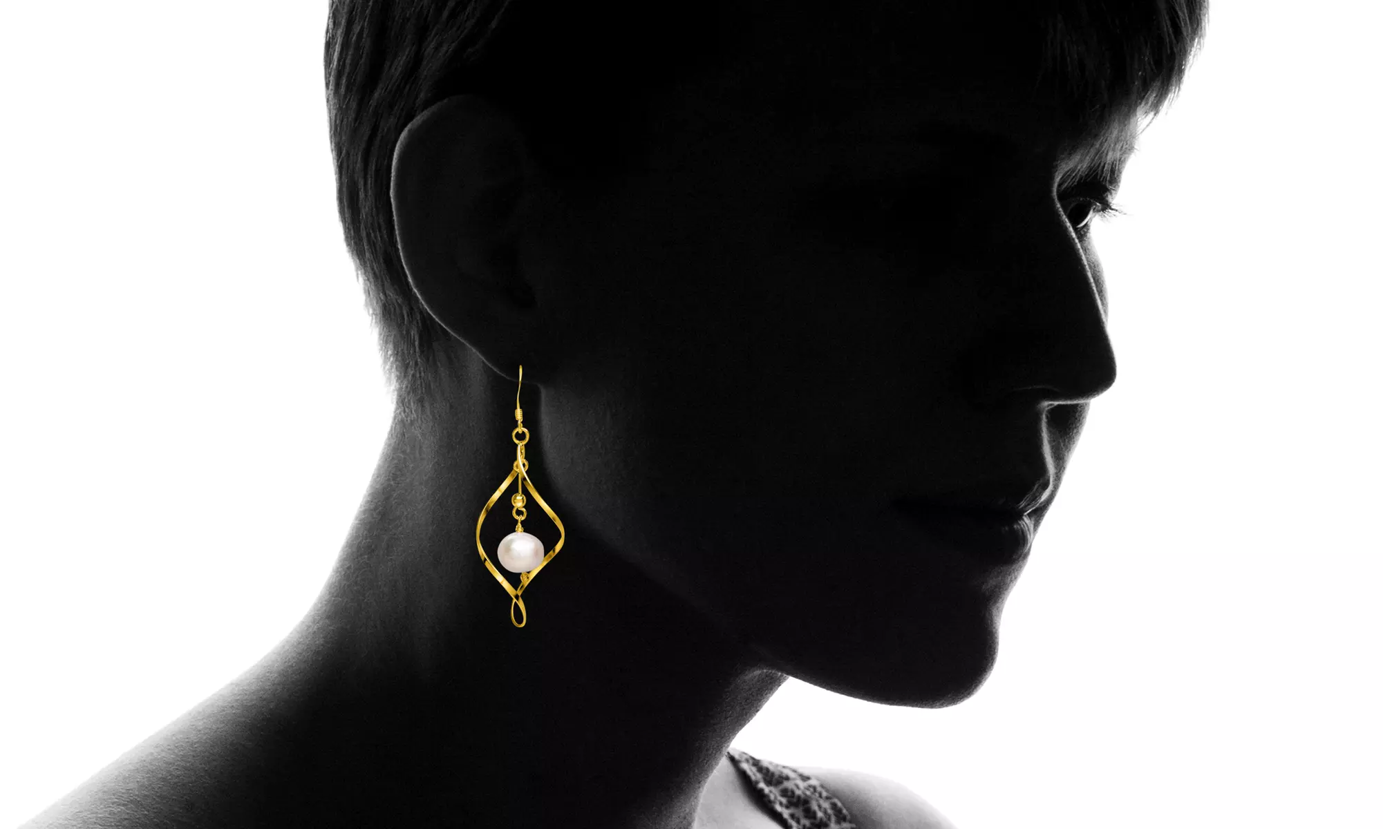 Freshwater Pearl Dangle Earrings in Sterling Silver