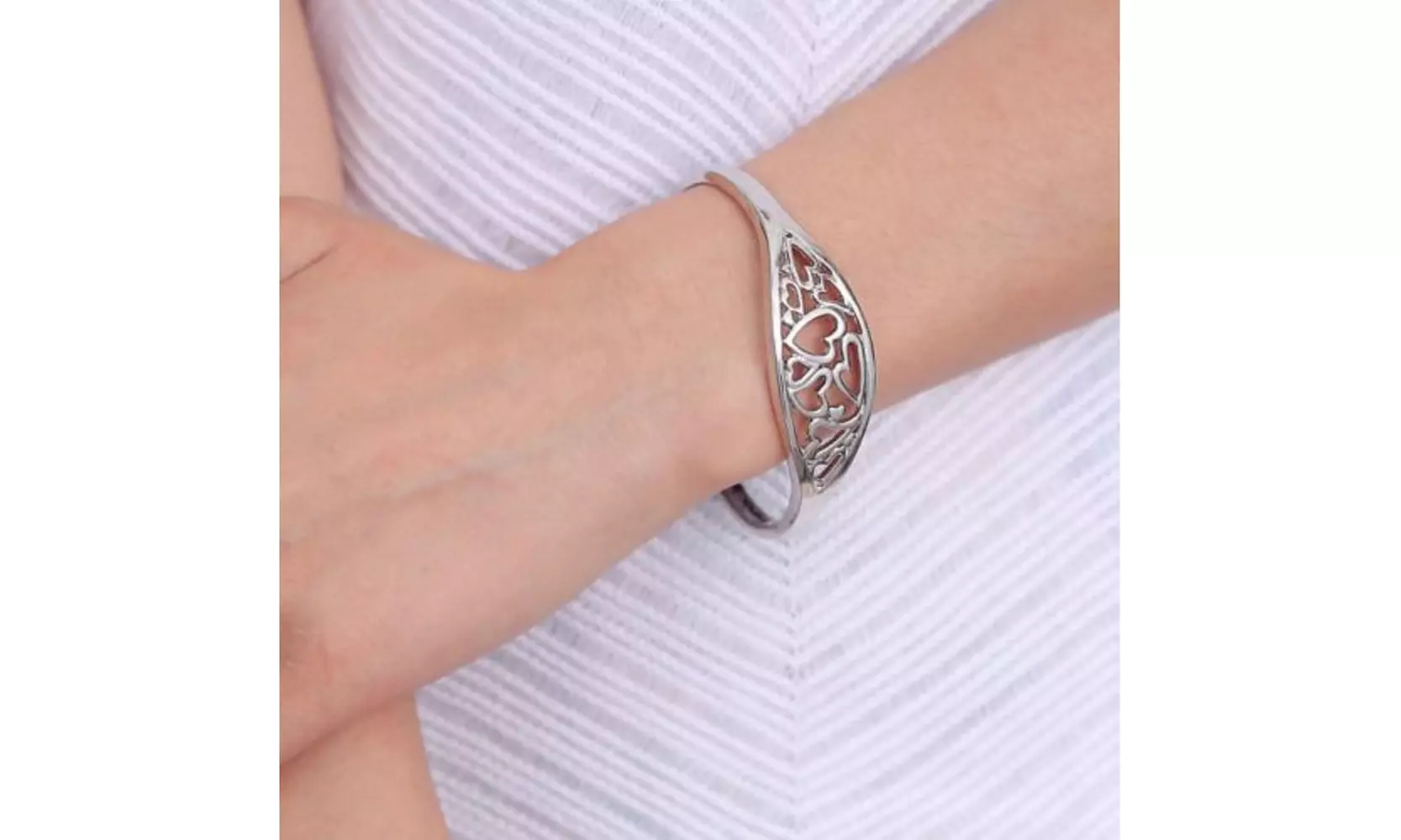 Engraved"The Love Between A Mother & Daughter.." Silver Cuff Bracelet