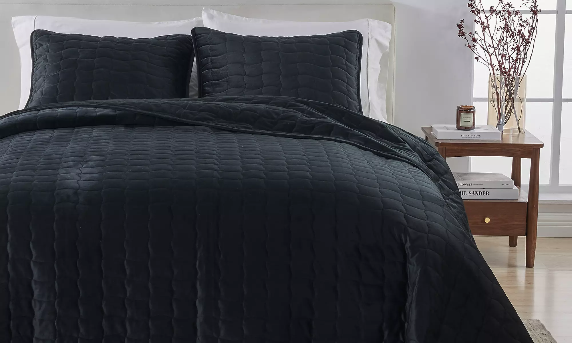 FreshFolds Luxury Velvet Stitched Quilt Set