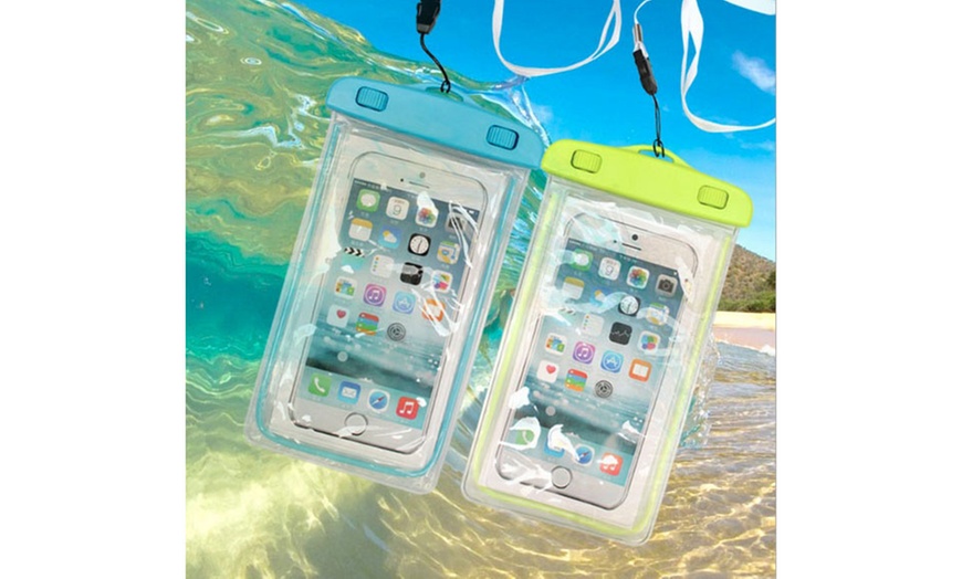 Image 2: Ever-glow water proof pouch for your smart phone and essentials