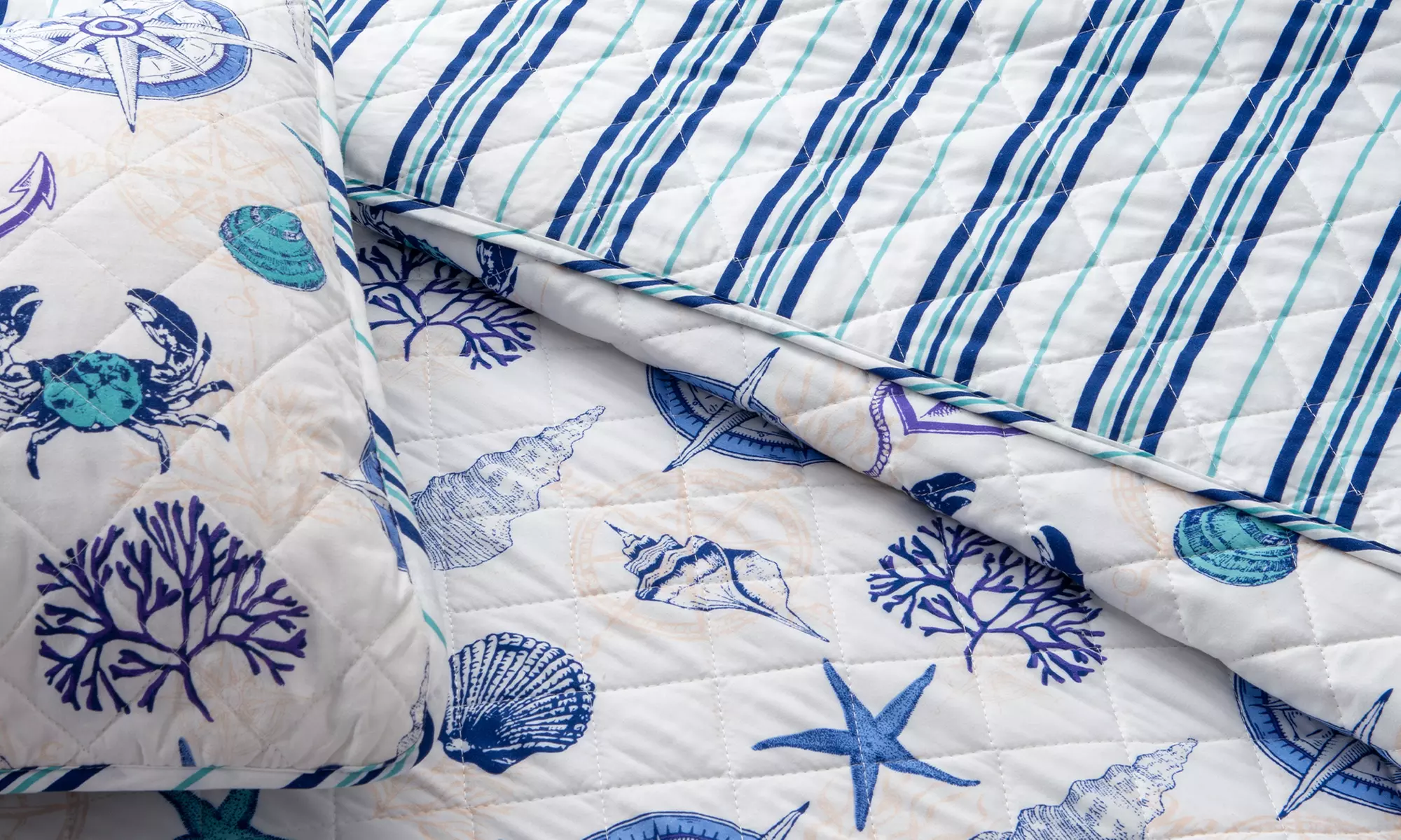 Nautical Microfiber Reversible Quilt Set With Shams