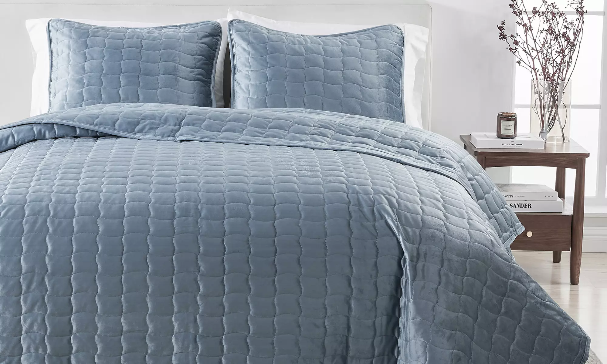 FreshFolds Luxury Velvet Stitched Quilt Set