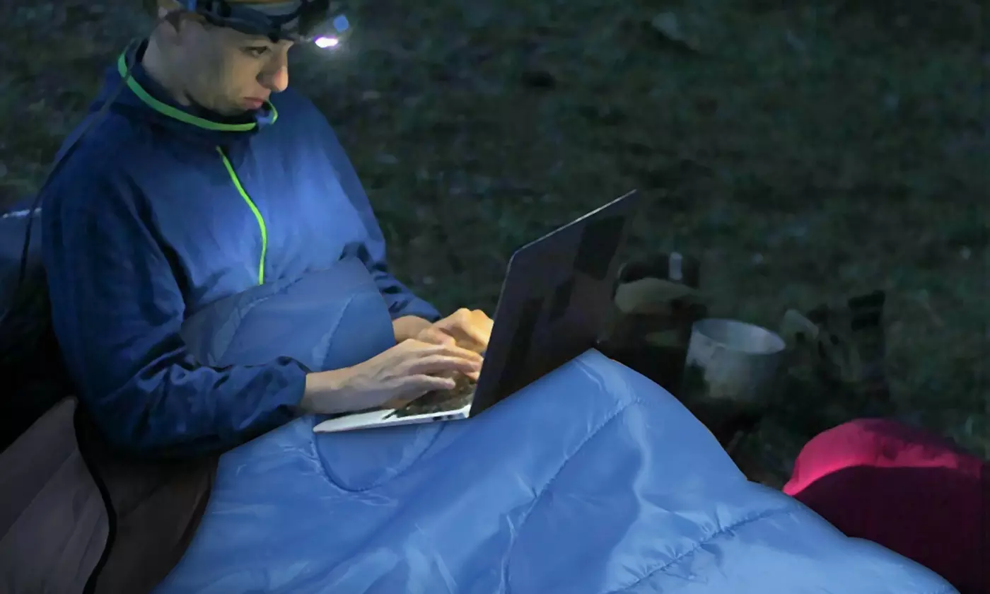 LakeForest 3-Season Sleeping Bag for Adults Warm Cozy Cold Weather Camping Gear