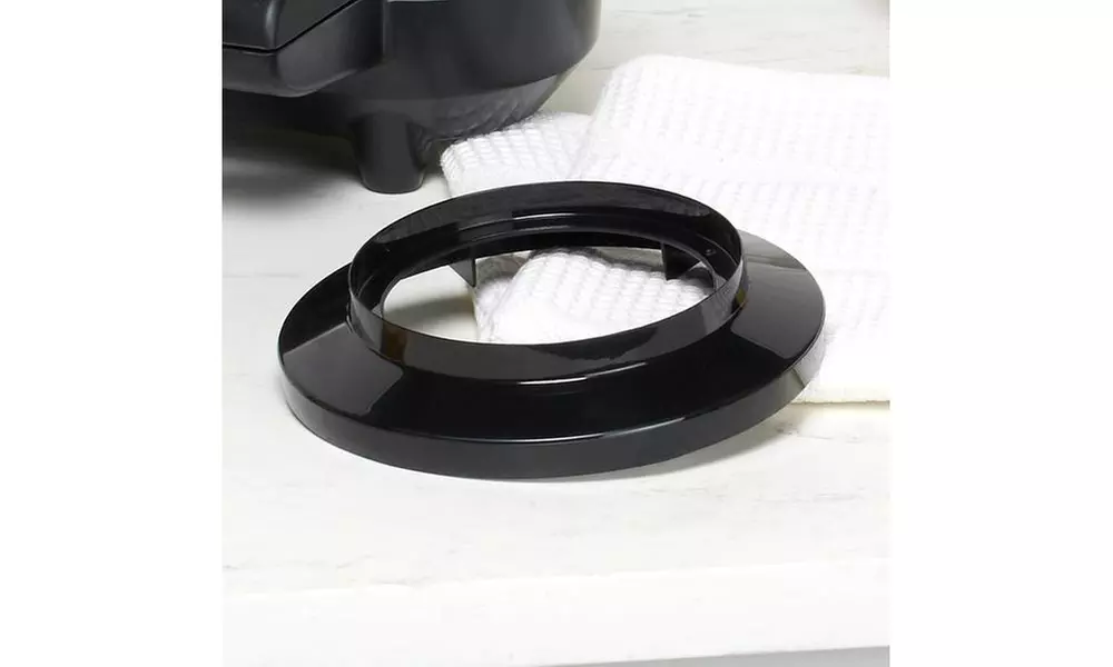 Wolfgang Puck 900-Watt Pie and Pastry Maker with Accessories - Second Medium