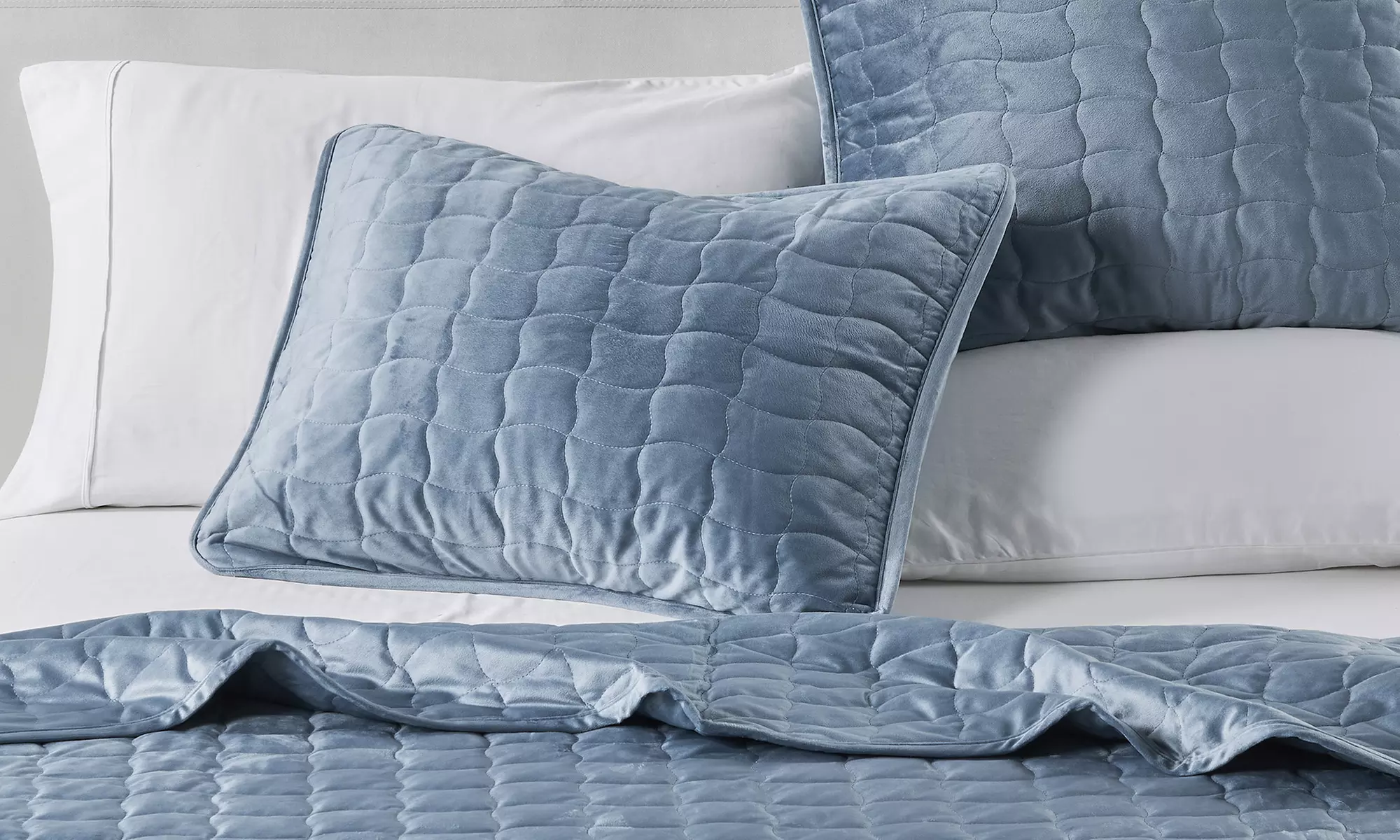FreshFolds Luxury Velvet Stitched Quilt Set