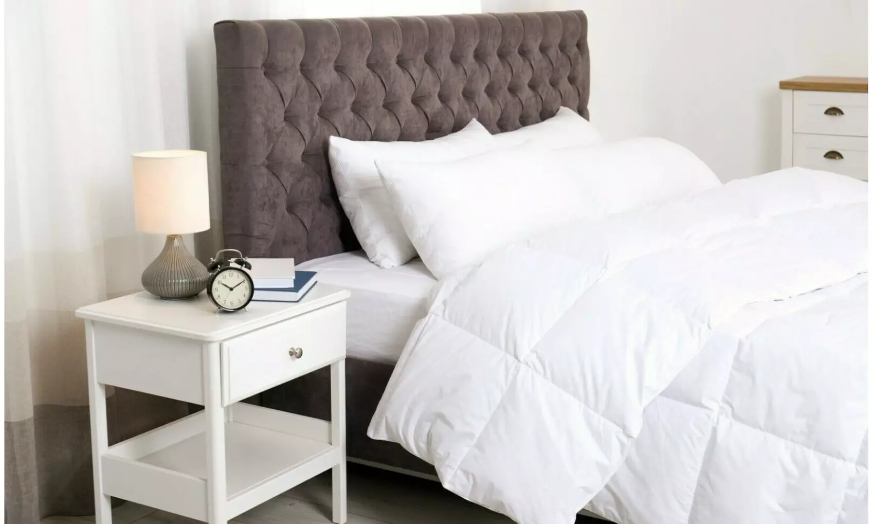 Super Soft Oversized Lightweight White Down Alternative Comforter All Seasons