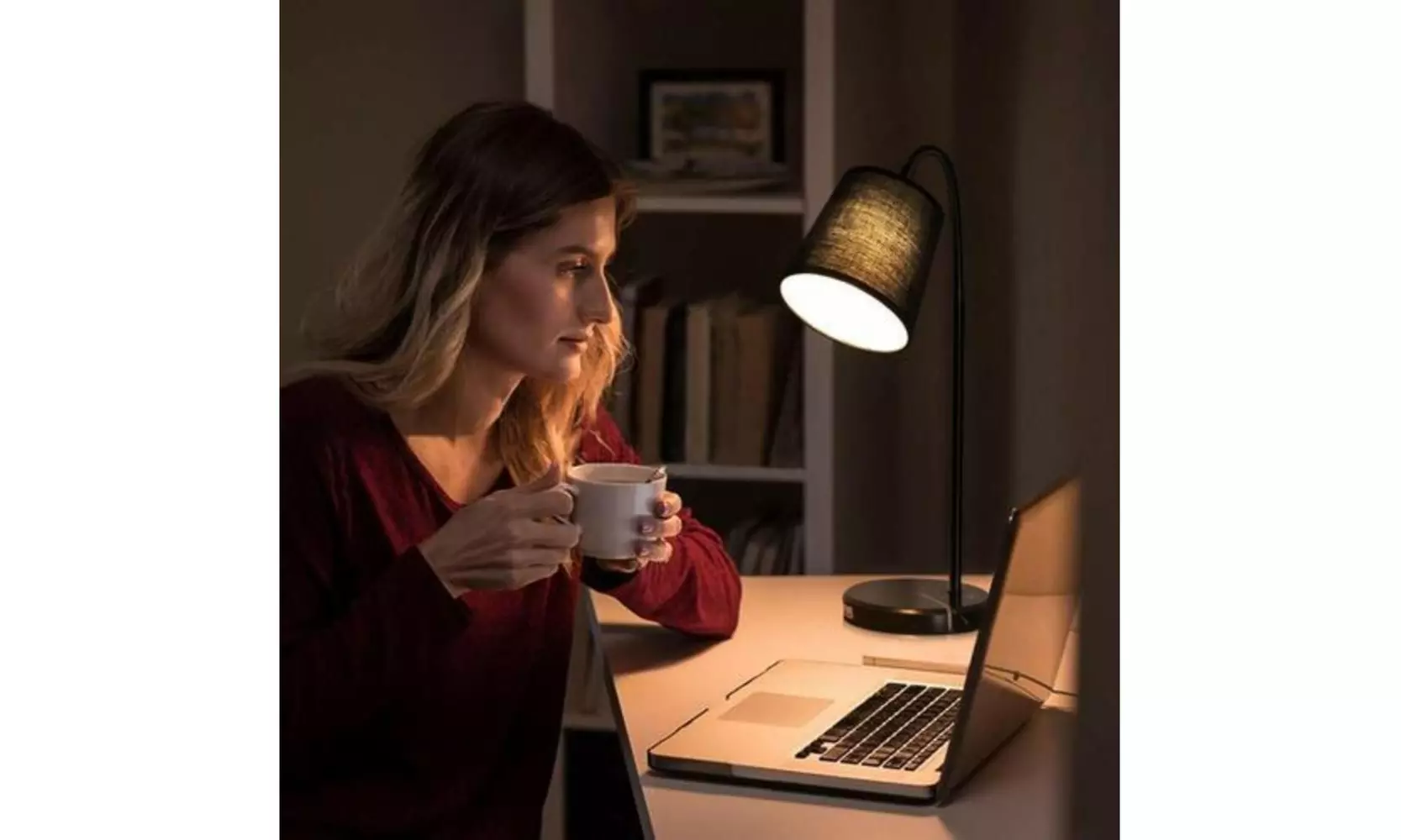 Creative table lamp Modern Bedside Light Fixtures for Bedroom Living Room