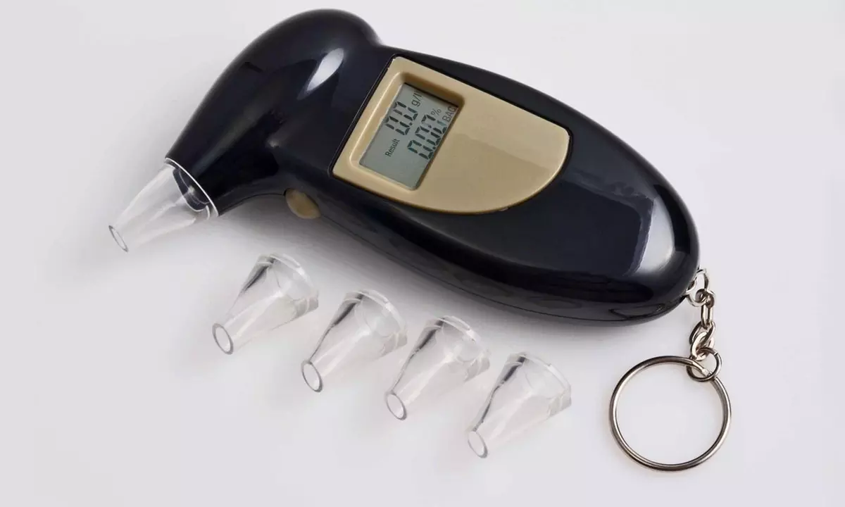 Digital Alcohol Tester Breathalyzer - Second Medium