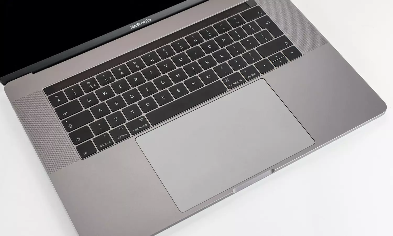 Apple Macbook Pro 15.4" (2017) i7 2.8GHz 16GB 512GB SSD macOS X-Scratch and Dent