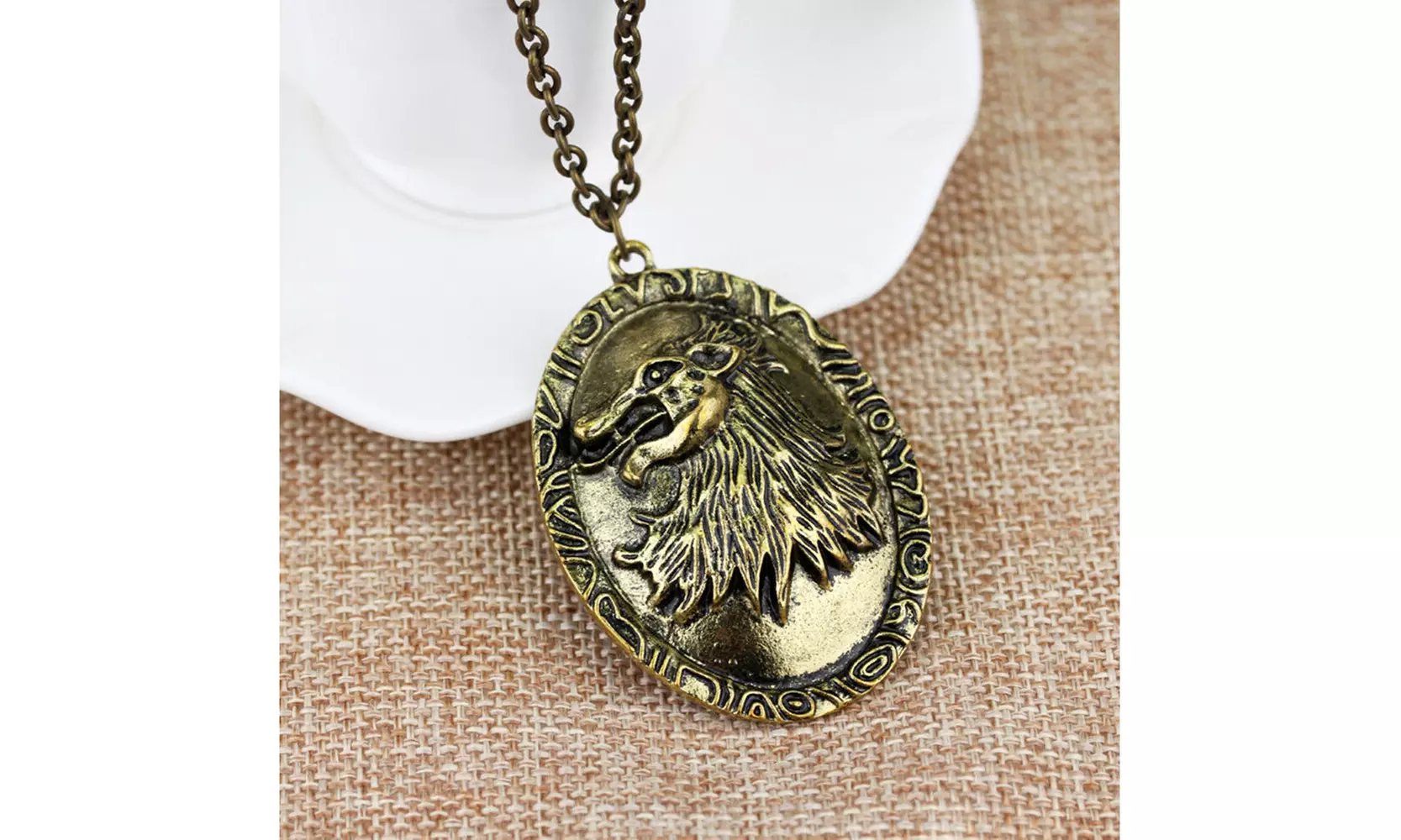 Game of Thrones Necklace Cersei Lannister Queen of Lion Head Badge Pendant - Primary Image