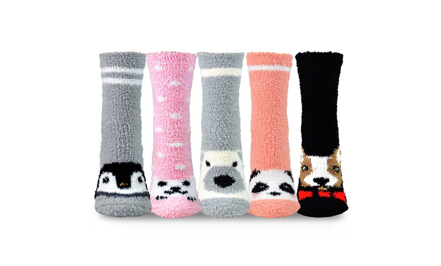 Image 7: TeeHee Cozy Fuzzy Slipper Crew Socks for Women 5-Pack (Animal-2)
