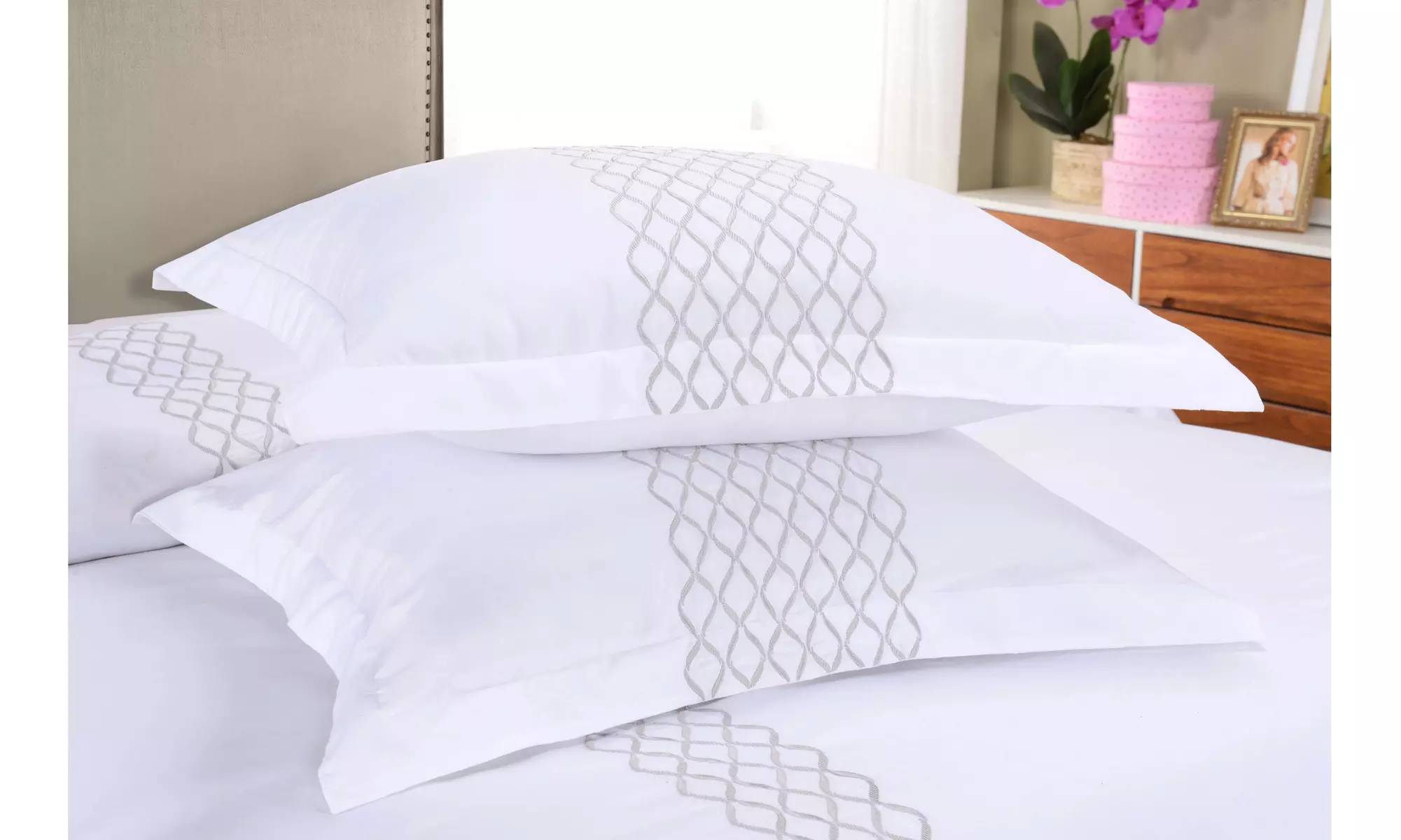 Superior Hannah Geometric Embroidered Solid Wrinkle Resistant Duvet Cover Set - Second Medium