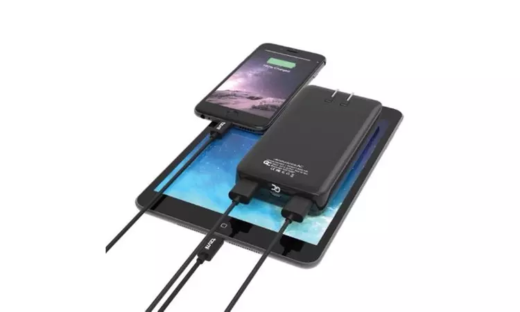 Tzumi Pocket Juice Power Bank 8000 mAh Quick Charge Fast Portable Charger 3.4A - Second Medium