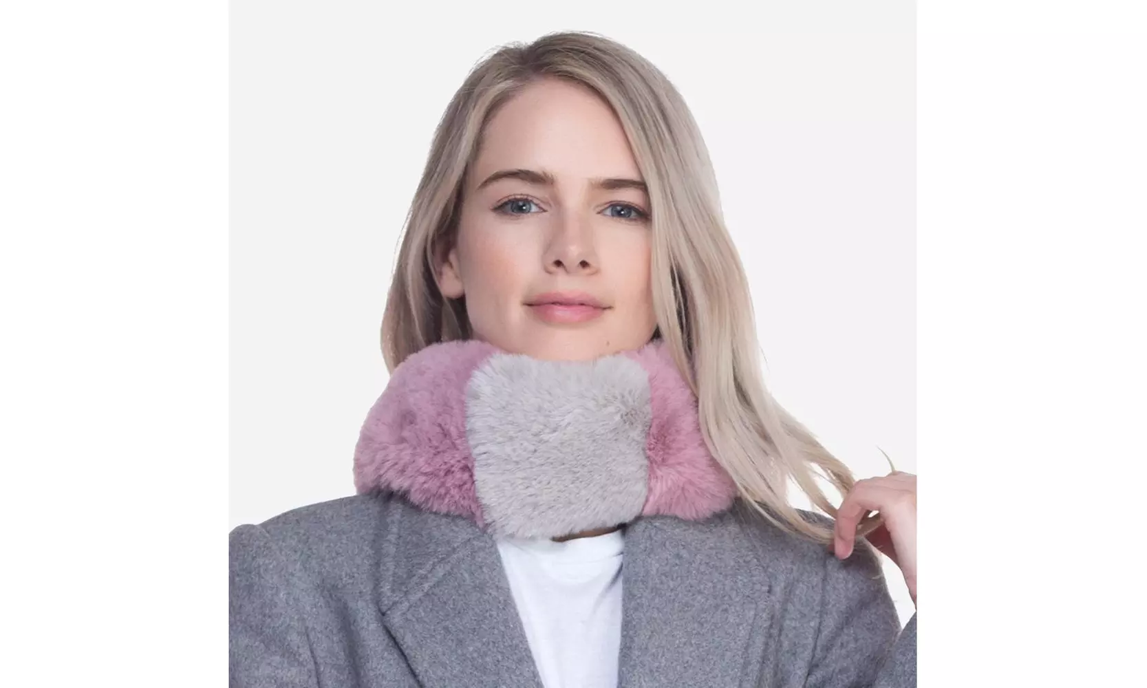 Faux fur collar scarf with a magnetic closure. - Primary Image