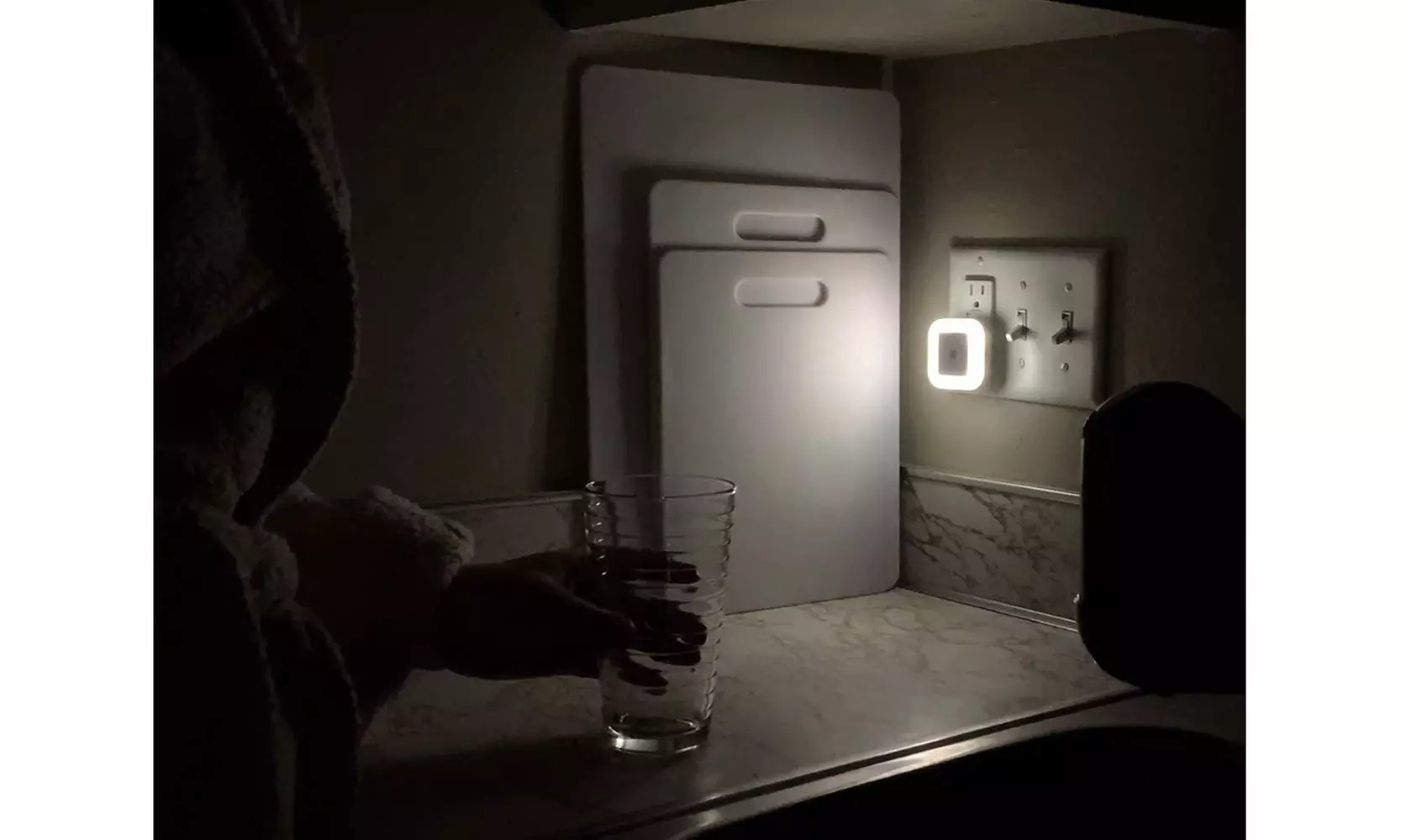 LED Night Light, SYCEES Plug-in Nightlight with Dusk-to-Dawn Sensor for Bedroom - Second Medium