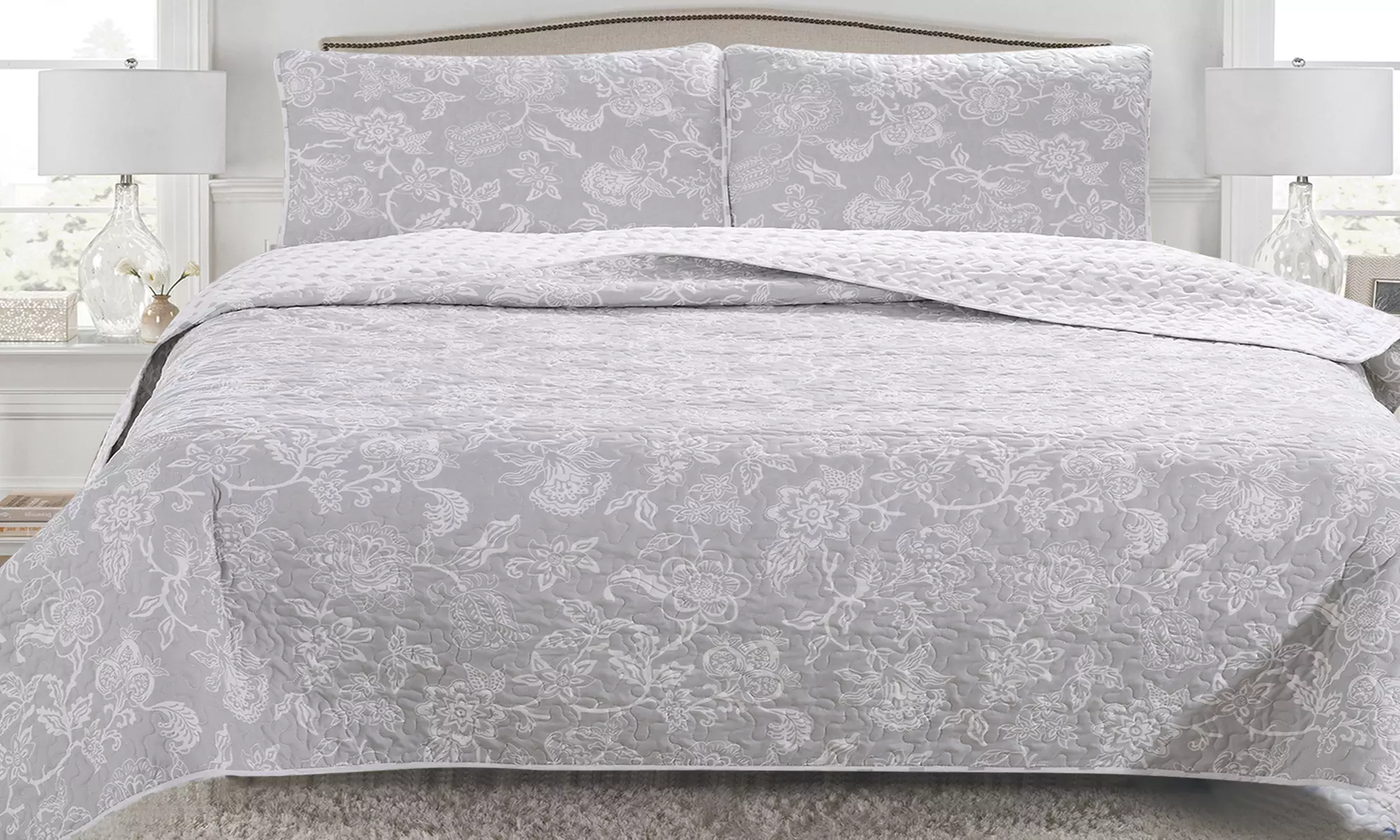 Reversible Floral Bloom Quilt Set Bedspread (2- or 3-Piece)