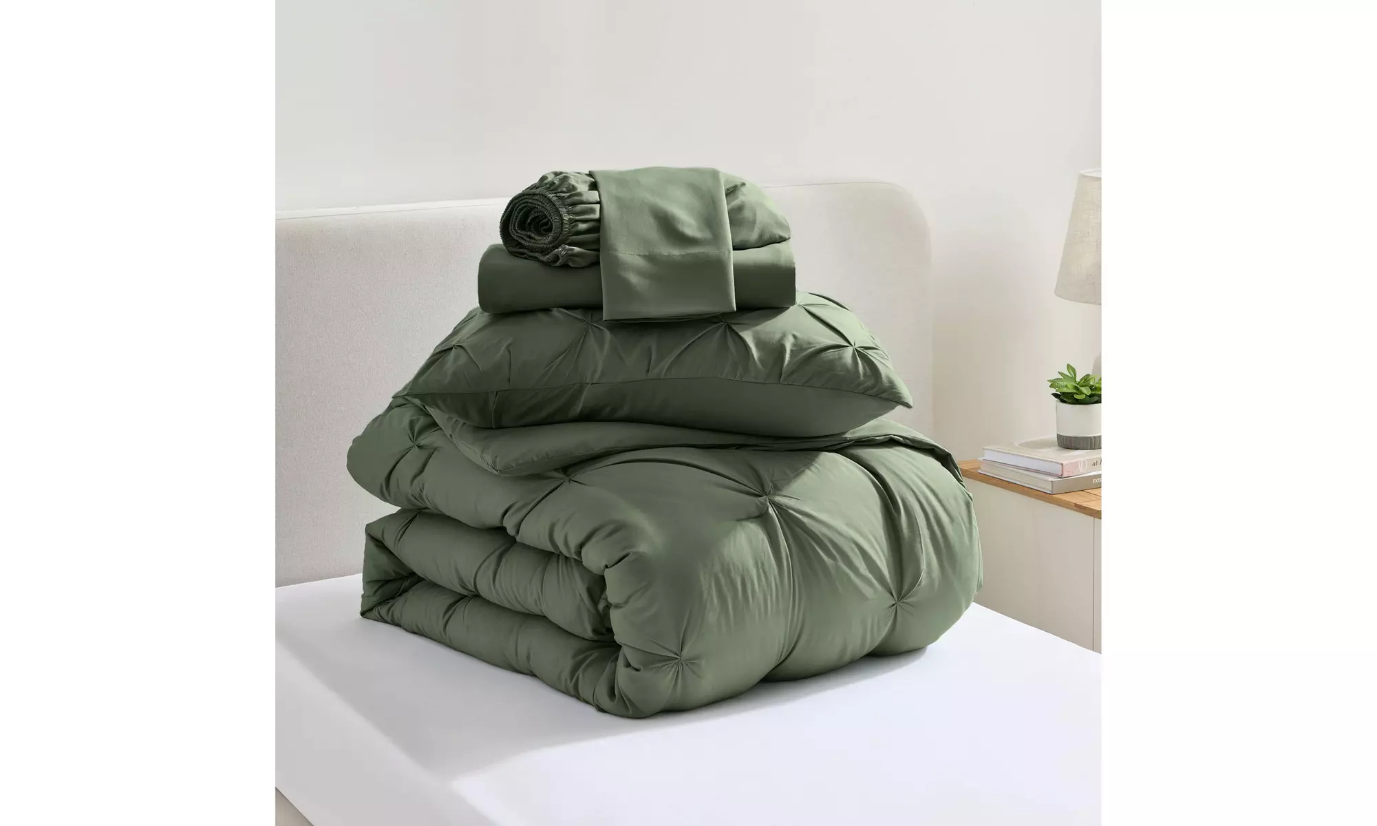 Nestl 5-7Pc Pinch Pleat  Bed in a Bag Set