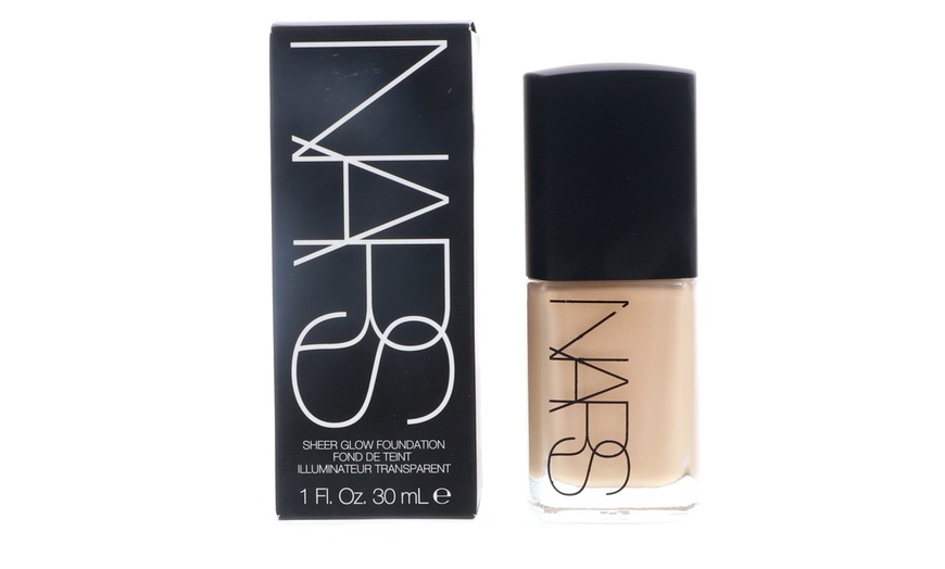 NARS Sheer Glow Foundation 1.0 oz - Stromboli | Groupon